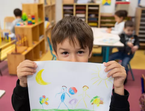Enfant et son dessin