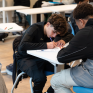 Jeunes en cours collège